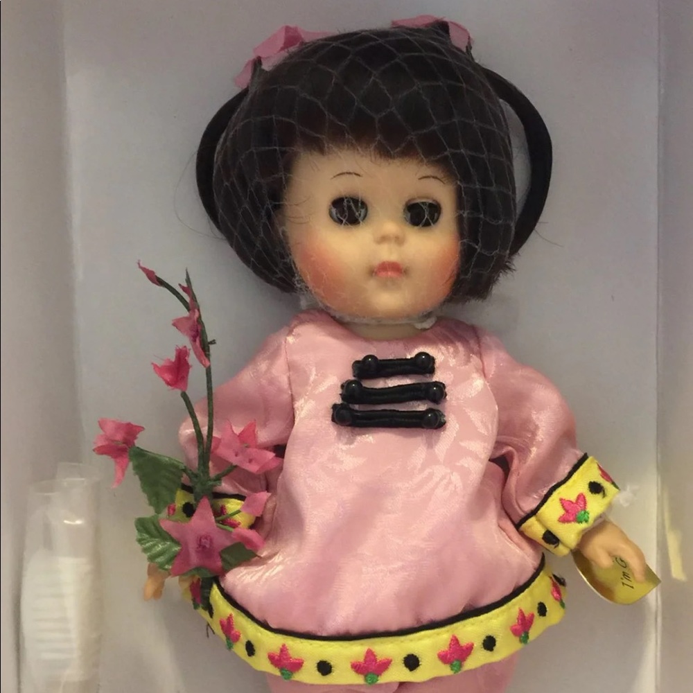 Hi! I'm Ginny China Vogue Doll